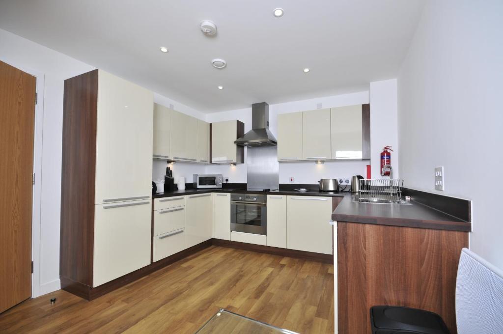 Quayside Serviced Apartments Cardiff Esterno foto